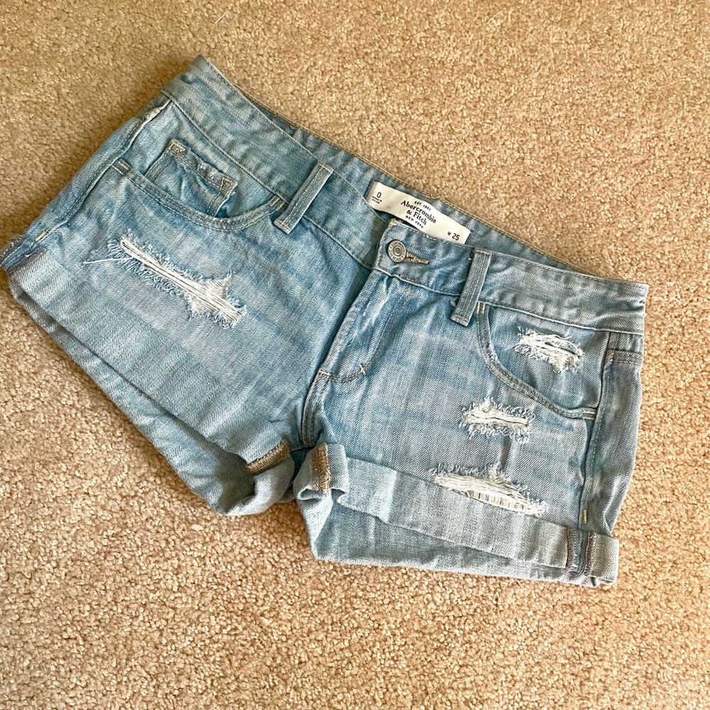 Abercrombie and Fitch sz 0 light wash denim shorts
